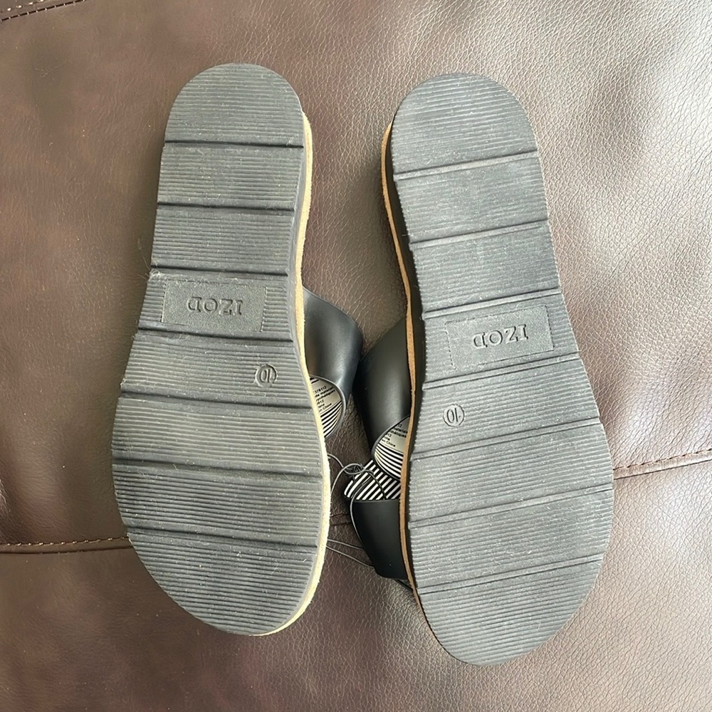 Woman’s Sandals - Picture 5 of 6